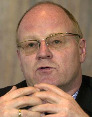 Aγελαία συμπεριφορά των επενδυτών βλέπει πίσω από την πτώση του ευρώ ο πρόεδρος της Bundensbank