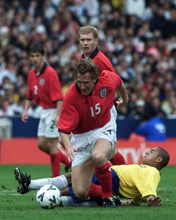 Χωρίς Ρέντκναπ και Πάρλουρ η Αγγλία στο EURO 2000
