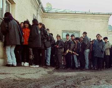 Μειώθηκε η ανεργία στη Γαλλία για πρώτη φορά ύστερα από εννέα χρόνια