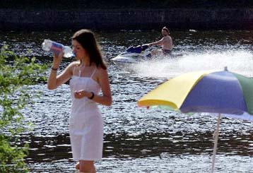 Τα καθαρότερα νερά έχει η Eλλάδα σύμφωνα με έκθεση της Κομισιόν