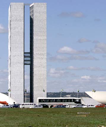 Αρχισε τη Δευτέρα στη Βραζιλία το 2ο Παγκόσμιο Φόρουμ για τη Δημοκρατία