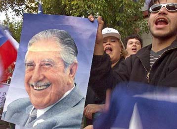 Η Γαλλία κινεί διαδικασίες δίωξης του Πινοσέτ