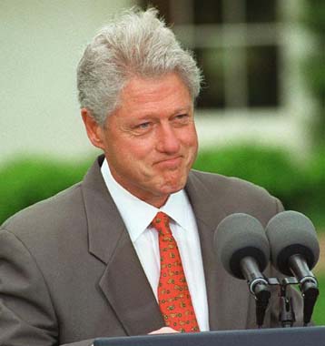 Για την Ευρώπη αναχώρησε ο Μπιλ Κλίντον – Πρώτος σταθμός του η Πορτογαλία