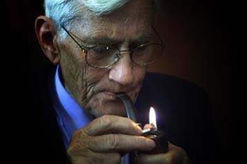 Επαναλειτουργεί από τα μεσάνυχτα της Δευτέρας η αυτόνομη κυβέρνηση της Β.Ιρλανδίας