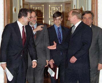 Η Μόσχα επαναπροσδιορίζει τις σχέσεις της με τη Δύση