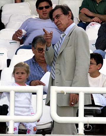 Ο Γ.Βαρδινογιάννης ανακοίνωσε ότι αποχωρεί από τον Παναθηναϊκό