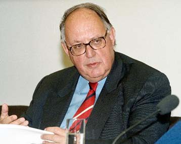 Για όλους και για όλα μίλησε τη Δευτέρα ο υπουργός Πολιτισμού