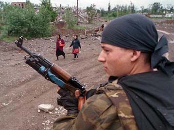 Εξολόθρευση και μετά διαπραγματεύσεις επιφυλάσσει η Μόσχα στους Τσετσένους αντάρτες