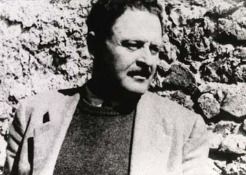 Στην εξορία παραμένει ο Ναζίμ Χικμέτ, 37 χρόνια μετά το θάνατό του