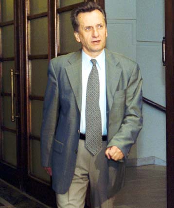 Ανησυχία στην κυβέρνηση για την υπέρβαση των δημόσιων δαπανών κατά το α τετράμηνο του 2000