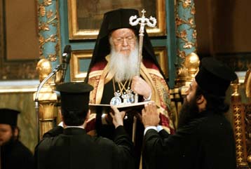 Επεξηγηματικές δηλώσεις Βαρθολομαίου – Για πραξικόπημα κάνει λόγο ο Χριστόδουλος