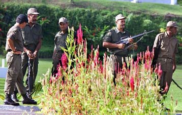 Η Ολυμπιακή φλόγα στην Τόνγκα, απέφυγε το πέρασμα από τα νησιά Φίτζι