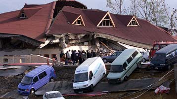 Καλά κρατεί η κινδυνολογία για τους σεισμούς στην Τουρκία