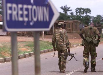 Απελευθερώθηκαν και οι τελευταίοι κυανόκρανοι στη Σιέρα Λεόνε