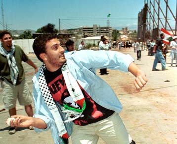 Πετροπόλεμος στα σύνορα Λιβάνου-Ισραήλ ενώ ο ΟΗΕ προσπαθεί να κατευνάσει τα πνεύματα