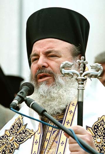 Σε αγώνα για τις παραδόσεις της φυλής μας κάλεσε τους πιστούς ο Χριστόδουλος