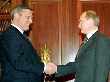 Κασιάνοφ και Ιλαριόνοφ ξεκινούν την αναμόρφωση της ρωσικής οικονομίας