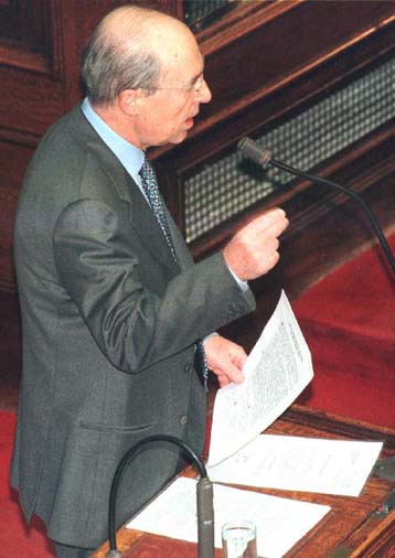 Κατατέθηκε στη Βουλή το νομοσχέδιο για το 2004