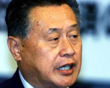 Μνήμες από το παρελθόν επαναφέρει η αναφορά στη θεϊκή υπόσταση του Ιάπωνα αυτοκράτορα