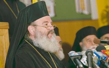 Ανένδοτο αγώνα για την αναγραφή του θρησκεύματος κήρυξε ο Χριστόδουλος