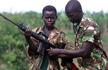 Τα παιδιά στην πρώτη γραμμή των μαχών στη Σιέρα Λεόνε