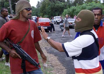 Συμπλοκή των πραξικοπηματιών με δυνάμεις στρατού των Φίτζι