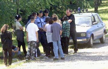 Παρατείνονται οι κυρώσεις των ΗΠΑ στη Γιουγκοσλαβία – Ειρηνικές διαδηλώσεις στο Βελιγράδι