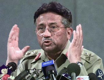 Θα αποκατασταθεί η δημοκρατία στο Πακιστάν υπόσχεται ο Μουσαράφ