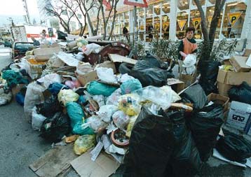 Ιδιώτες αναλαμβάνουν την καθαριότητα στους δήμους