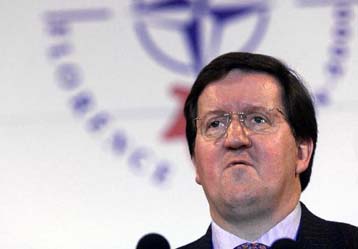 Σύγκλιση απόψεων για τα ΜΟΕ κατά τη συνάντηση Παπανδρέου – Τζεμ στη Φλωρεντία