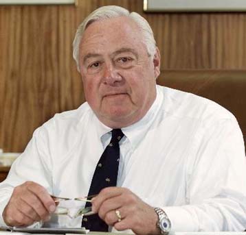 Tη διάσπαση της Microsoft σε τρία τμήματα επιθυμεί ο δικαστής Τζάκσον