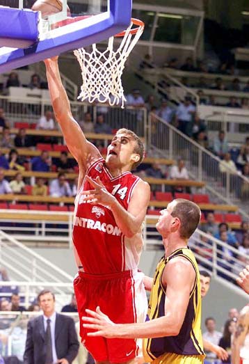 Ο Ολυμπιακός πήρε το εισιτήριο για τη Suproleague 72-67 την ΑΕΚ
