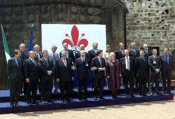 Ο Τράικοβιτς υπέβαλε την παραίτησή του – Συνομιλίες Κουσνέρ-Μεϊντάνι στο Κόσοβο