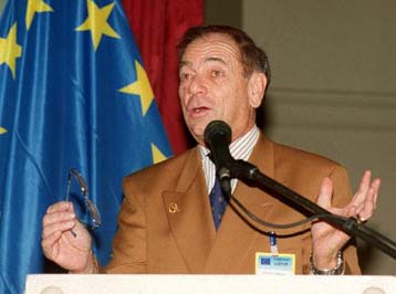 Παραιτήθηκε ο αρχίατρος της ΔΟΕ