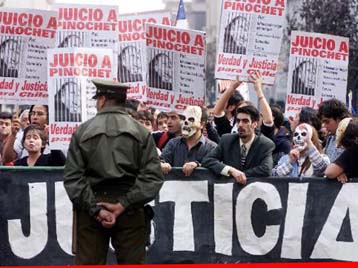 Την ασυλία του Αουγκούστο Πινοσέτ ήρε το Εφετείο της Χιλής, σύμφωνα με τα ΜΜΕ