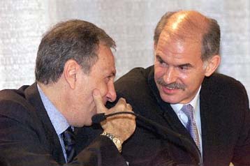 Η συνάντηση Παπανδρέου – Τζεμ στο επίκεντρο της Συνόδου του ΝΑΤΟ στη Φλωρεντία