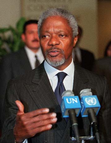 Συντετριμμένος ο Κόφι Ανάν από την ανακάλυψη έξι νεκρών κυανόκρανων στη Σιέρα Λεόνε