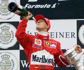 O Mίκαελ Σουμάχερ σε ποδοσφαιρικό αγώνα για φιλανθρωπικούς σκοπούς