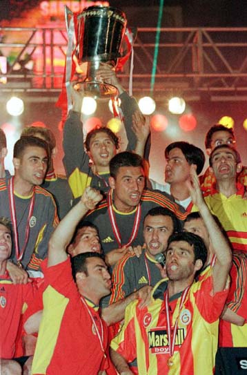 Στα 3,5 δισεκατομμύρια δραχμές το πριμ της Γαλατάσαραϊ για το UEFA