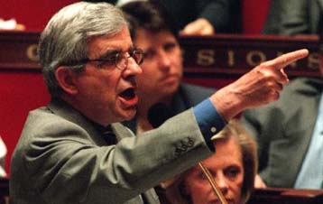 Γάλλος υπουργός ανακαλεί τις κατηγορίες για ναζιστική Γερμανία ύστερα από πιέσεις