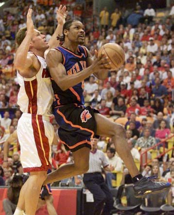 Η Νέα Υόρκη στον τελικό της ανατολής νίκησε 83-82 στο Μαϊάμι