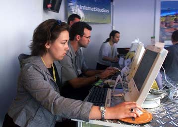 Σημαντική αύξηση του αριθμού των Ελλήνων χρηστών Internet