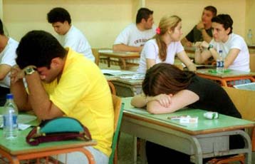 Συνεχίζονται για δεύτερη μέρα οι γενικές εξετάσεις τη Δευτέρα