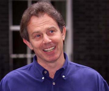 Θέμα κυβερνητικών χειρισμών η συγκατάθεση των Βρετανών στο ευρώ, δηλώνει ο Μπλερ