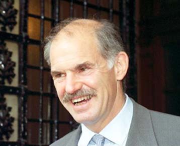 Θετικές οι προοπτικές για επίλυση του Κυπριακού, υποστηρίζουν Παπανδρέου και Χόλγκερ