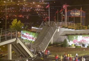 Τουλάχιστον 70 τραυματίες από κατάρρευση διάβασης πεζών στη Β.Καρολίνα