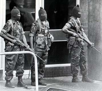 Ανετράπη η κυβέρνηση των Φίτζι – Απόπειρα πραξικοπήματος και στην Παραγουάη