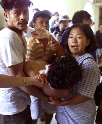 Πέντε νεκροί και 70 τραυματίες από έκρηξη στο Χόλο των Φιλιππίνων