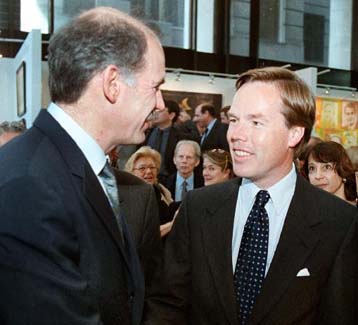 Συνάντηση Γ.Παπανδρέου – Ν.Μπερνς εν όψει της υπουργικής συνόδου του ΝΑΤΟ