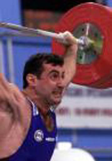 Ο Καχιασβίλι μεταφέρει την Ολυμπιακή φλόγα στη Σάμο